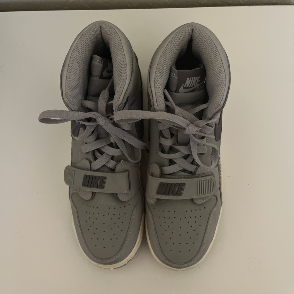 Nike Air Jordan Legacy 312 GS in wolf grey.